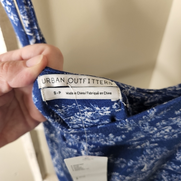 Urban Outfitters Small NWT blue motif print sleeveless fitted mini dress - Picture 4 of 5